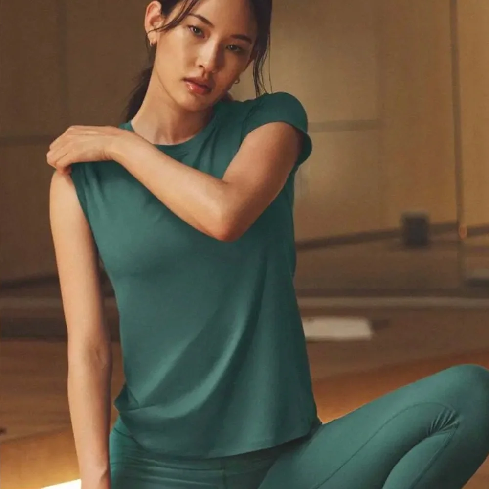 NWT ALO YOGA Alosoft Finesse Tee - Picture 1 of 6